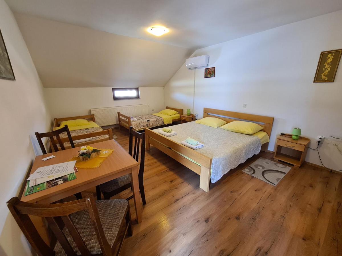 Guest House Aquarius Bosnjaci Luaran gambar