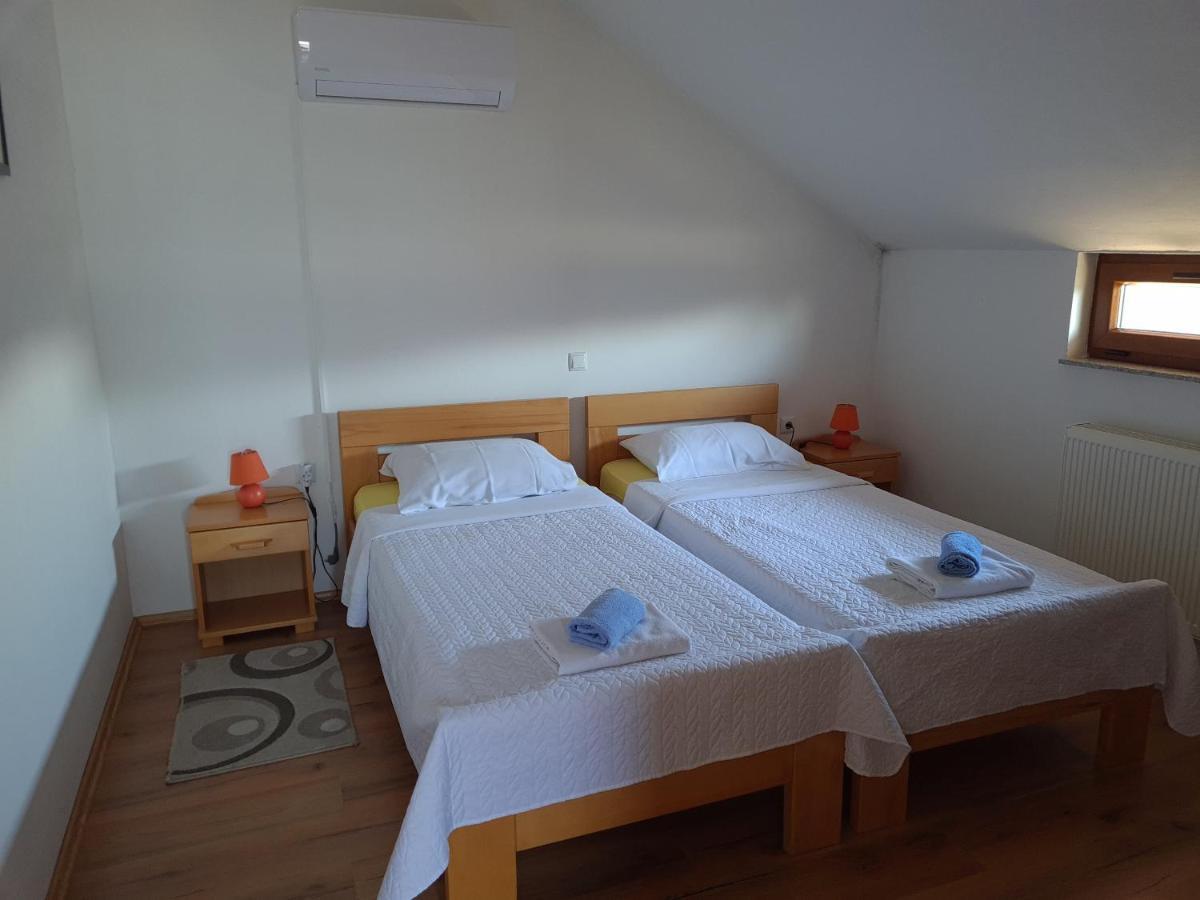 Guest House Aquarius Bosnjaci Luaran gambar